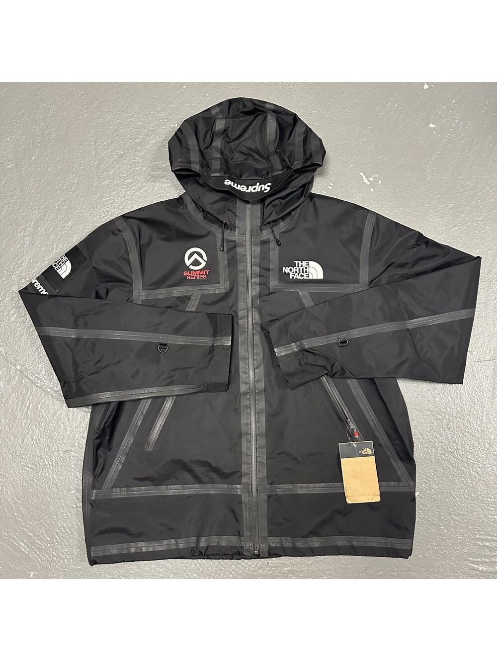 NEW Supreme The North Face Summit Series Outer Tape Seam Jacket Size Large SS21